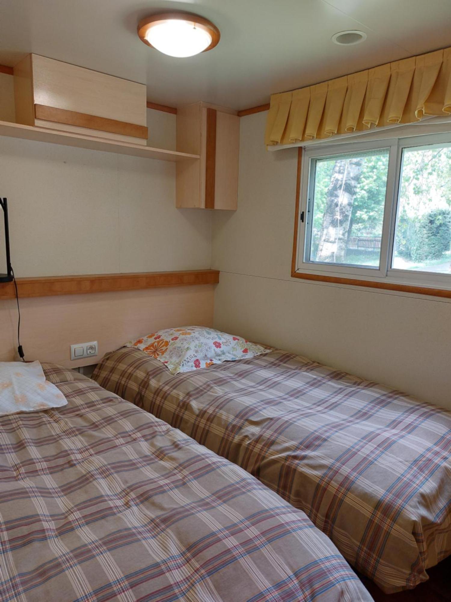 Camping L'Enclave Mobil-Home Estavar Εξωτερικό φωτογραφία